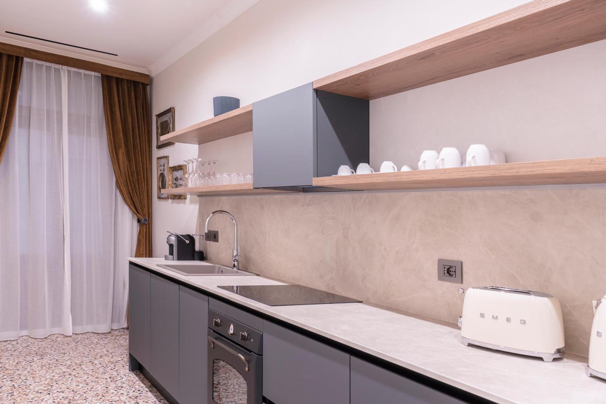 Be Mate Ponte Di Rialto Aparthotel เวนิส ภายนอก รูปภาพ